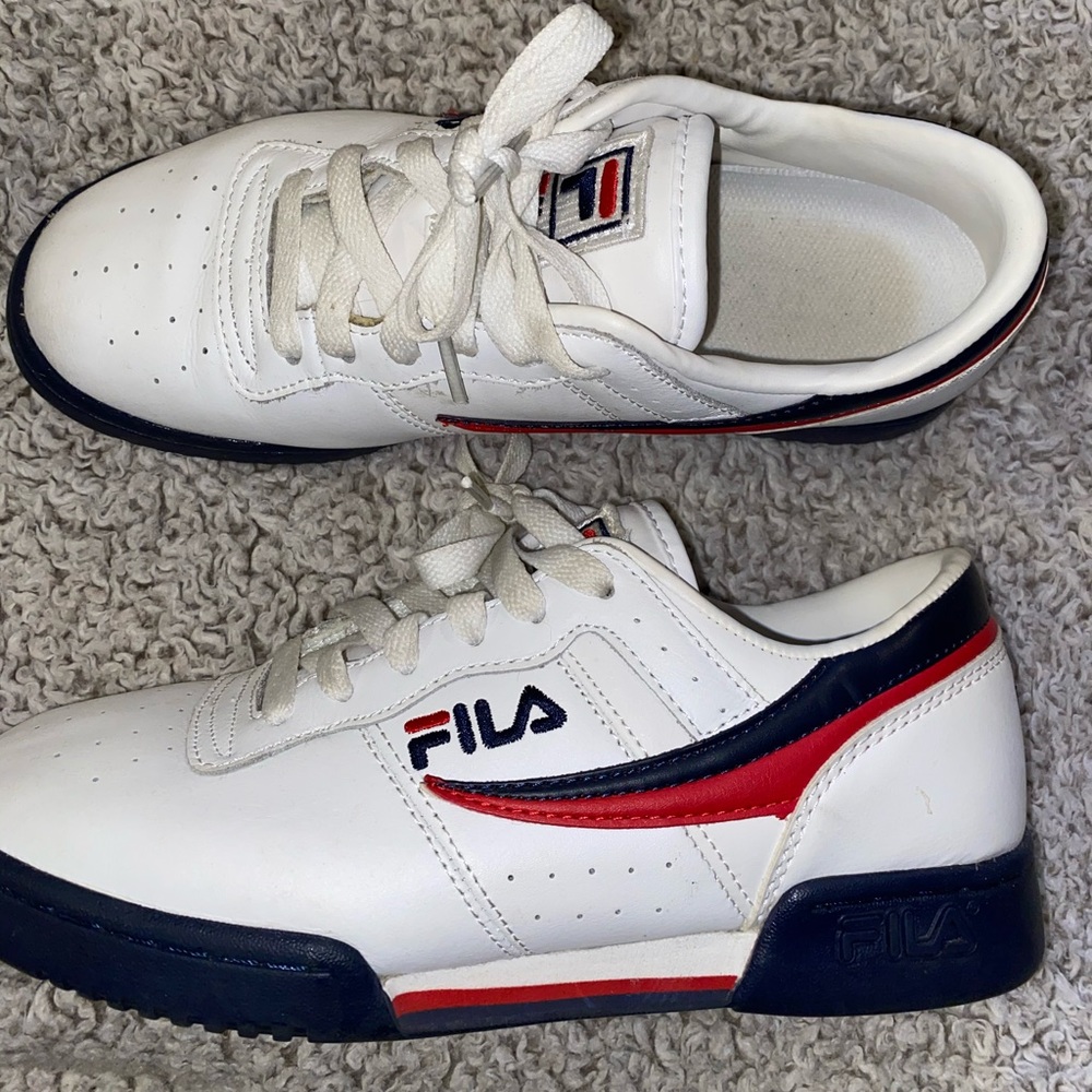 Like new Fila sneakers.